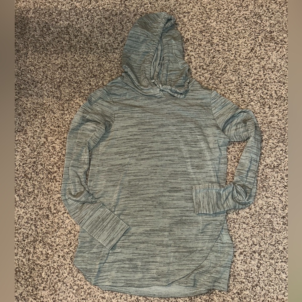 Nursing sweatshirt with liftable flap